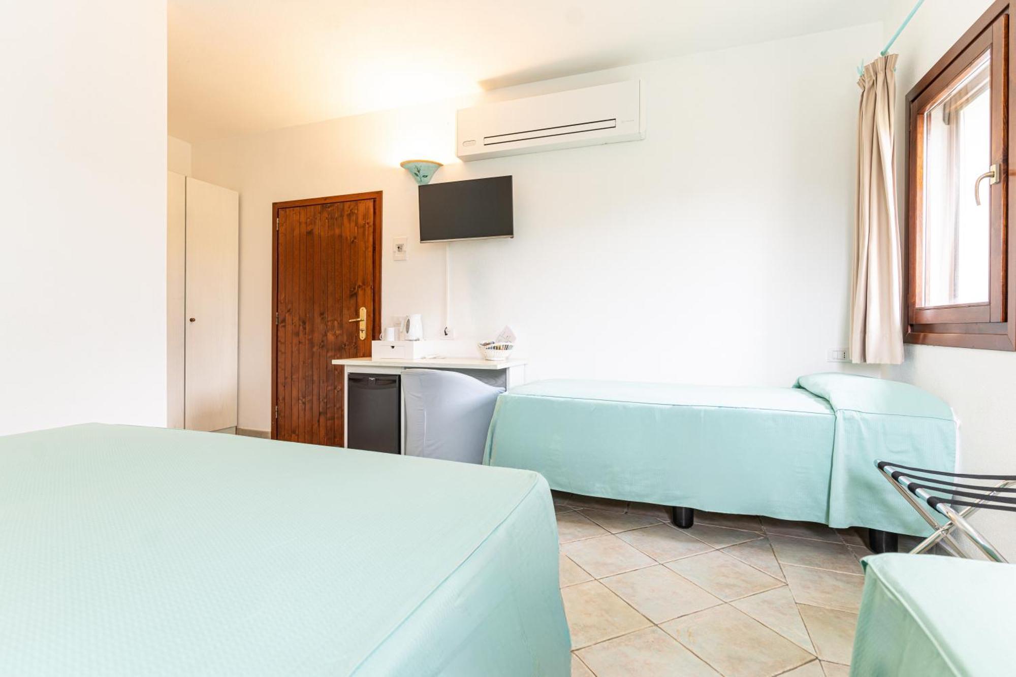 Hotel Villa Gemella Бая Сардиния Екстериор снимка